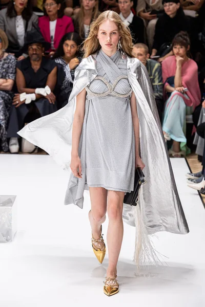 Look 24